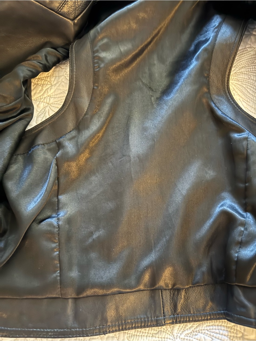 100% Genuine Leather Motorcycle Vest - Picture 8 of 9